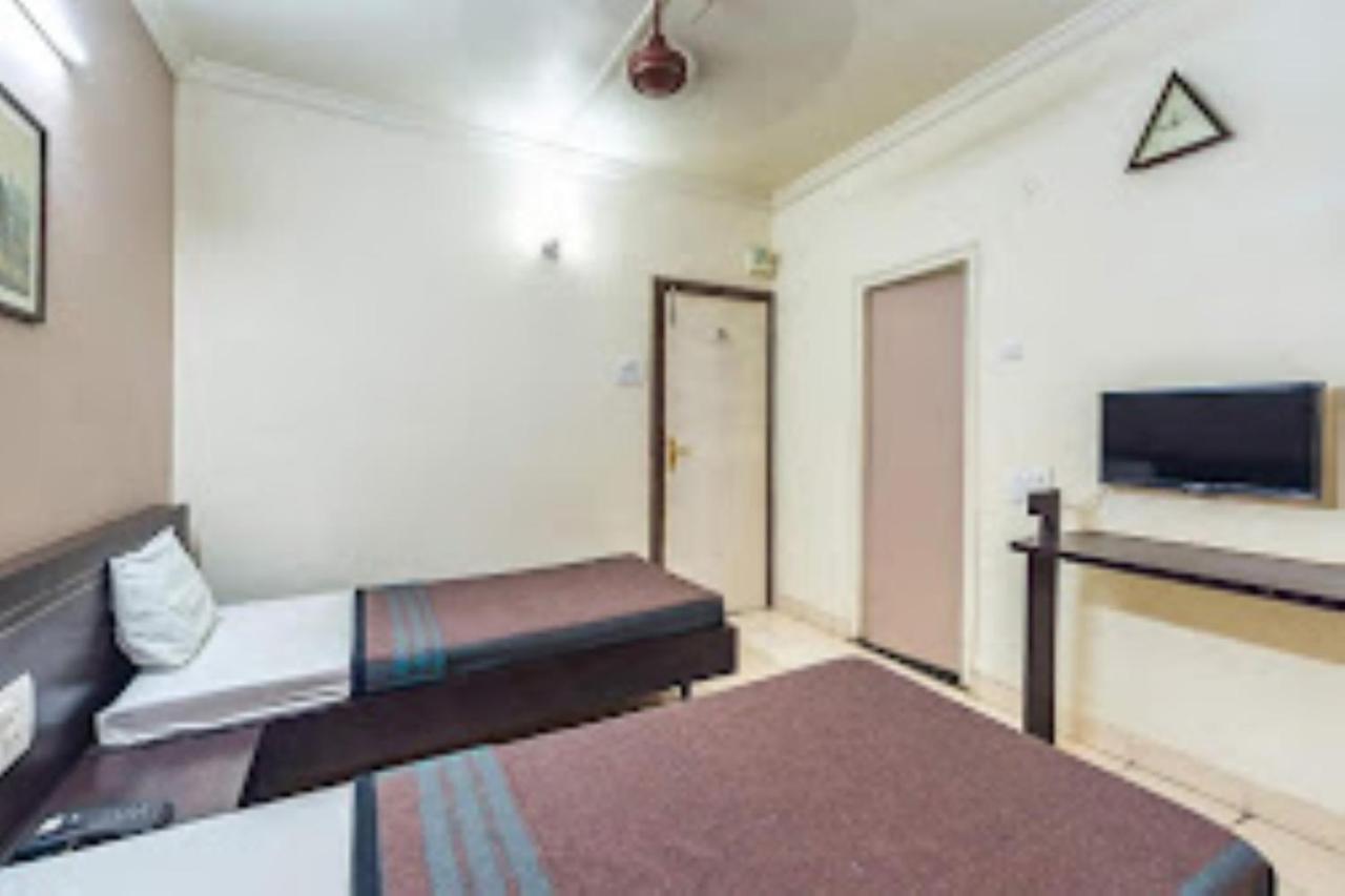 Hotel Abhishek ,Nashik Exteriör bild