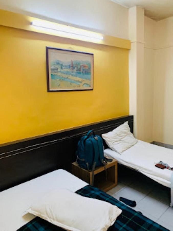 Hotel Abhishek ,Nashik Exteriör bild